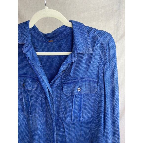 Free People Feel It Around Blue Button Down High Low Shirt Top Size XS - Picture 2 of 11